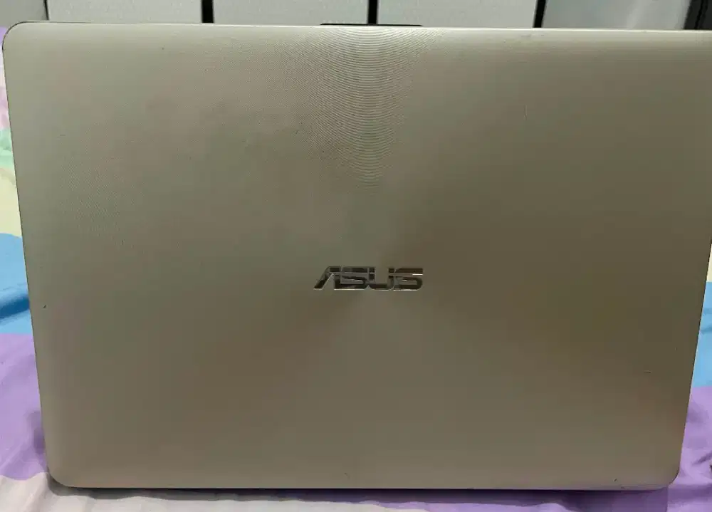 Laptop Asus A442U (second)