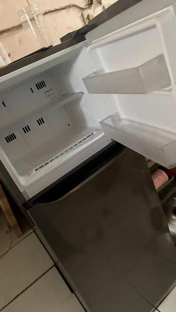 Kulkas LG 2pintu 202L