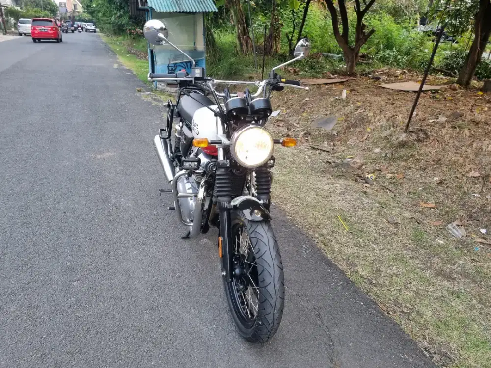 DIJUAL ROYAL ENFIELD INTERCEPTOR 650