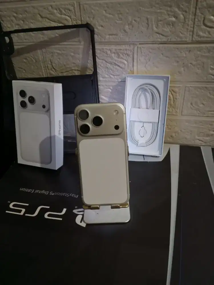 IPHONE 17 PRO 256GB SILVER IBOX LENGKAP MINUS BACA DESKRIPS BS TT
