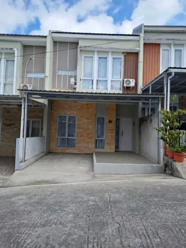 Rumah Disewakan/Tahun