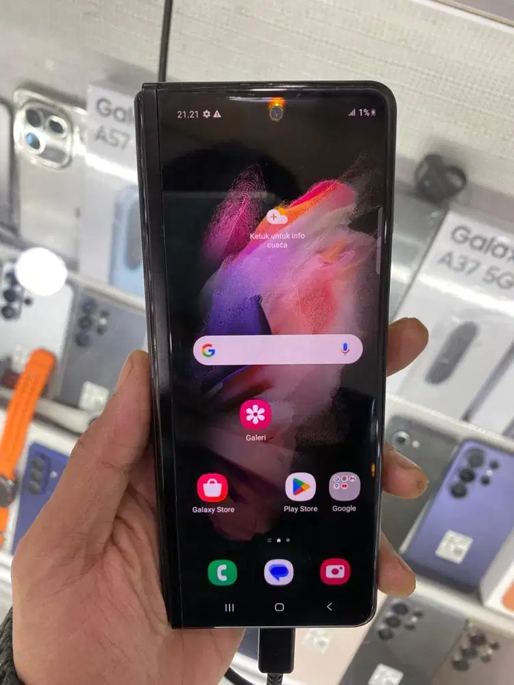 Samaung Z Fold 3 512 GB Fullset ada mines