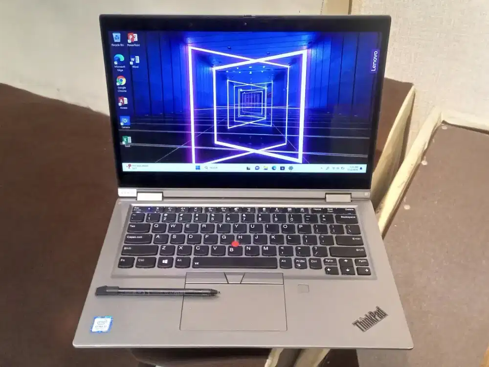 Lenovo Thinkpad x390 Yoga, Intel Core i7 Gen 8, RAM 16/512 gb