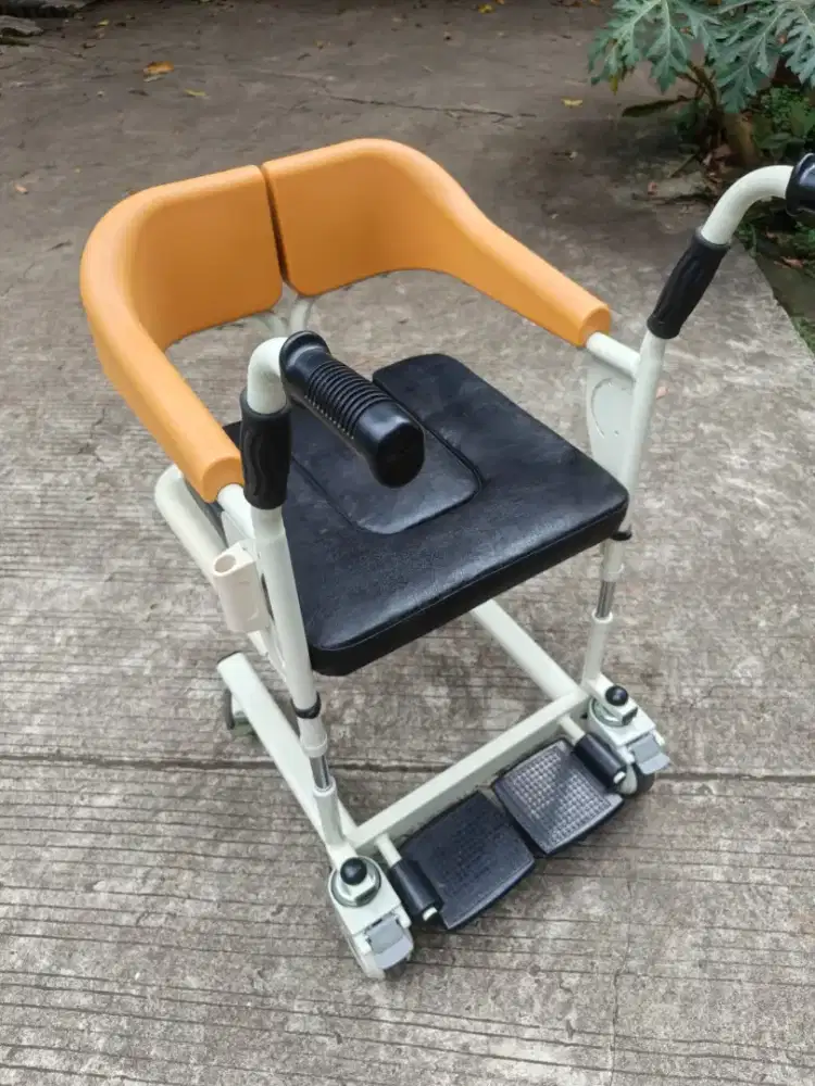 Kursi roda struk /kursi transfer /kursi lansia