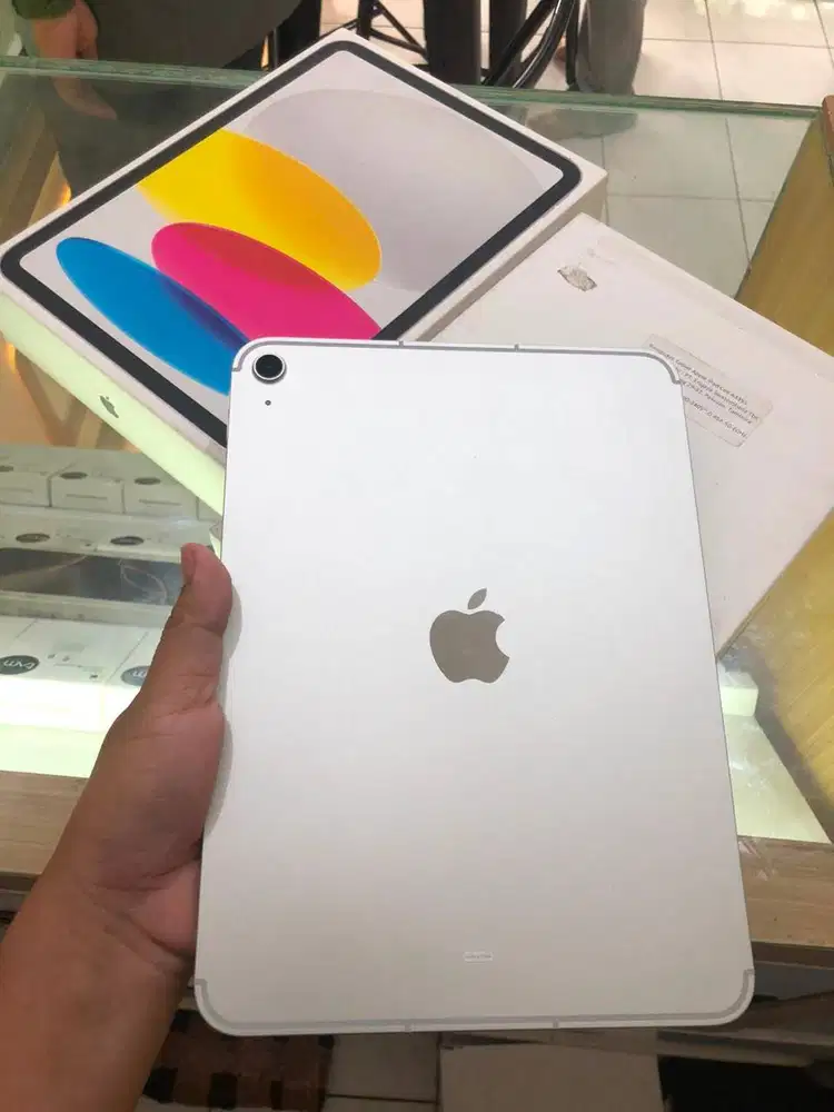 Ipad gen 11 128gb silver wifi+cell iBox bh100% cc 4 - garansi maret 27