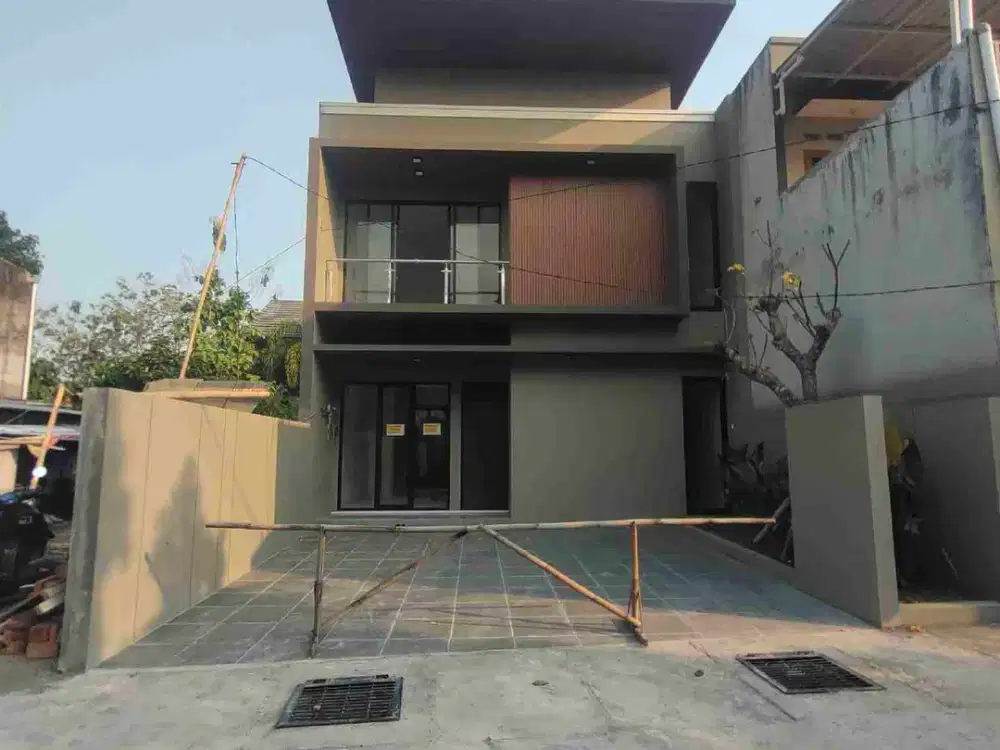 RUMAH HUNIAN SEMI KOST EKSKLUSIF DI DEKAT STADION MAGUWOHARJO DAN JOGJA BAY SLEMAN YOGYAKARTA