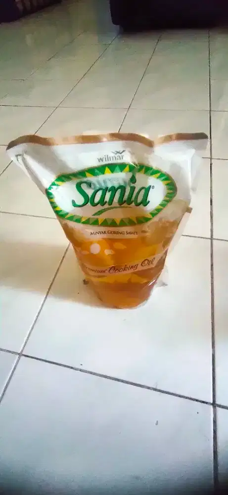 Minyak goreng Sania 2 Liter