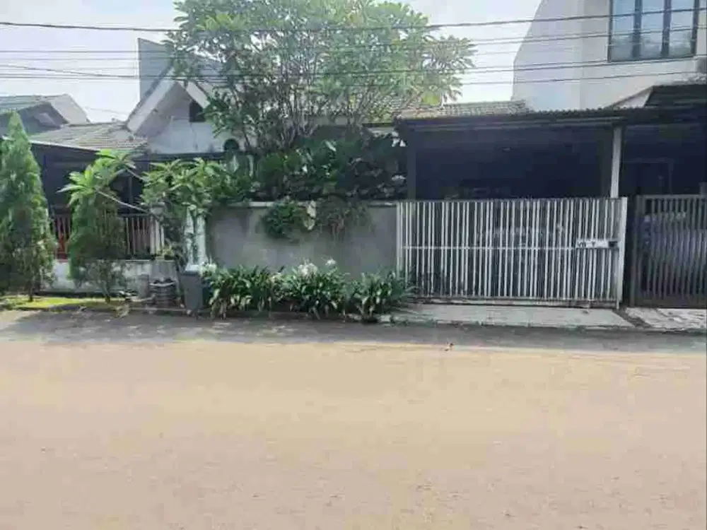 Rumah Dijual Di Kencana Loka BSD (GLB141)
