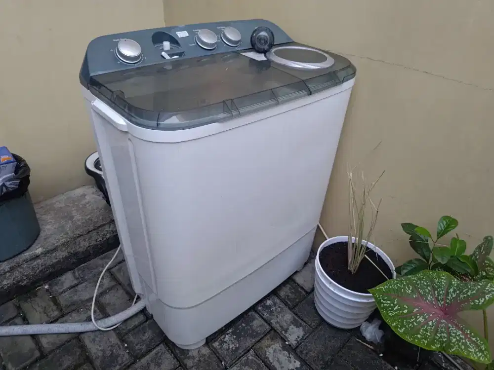 Mesin cuci rusak Electrolux 2 tabung 7 kg twin tube