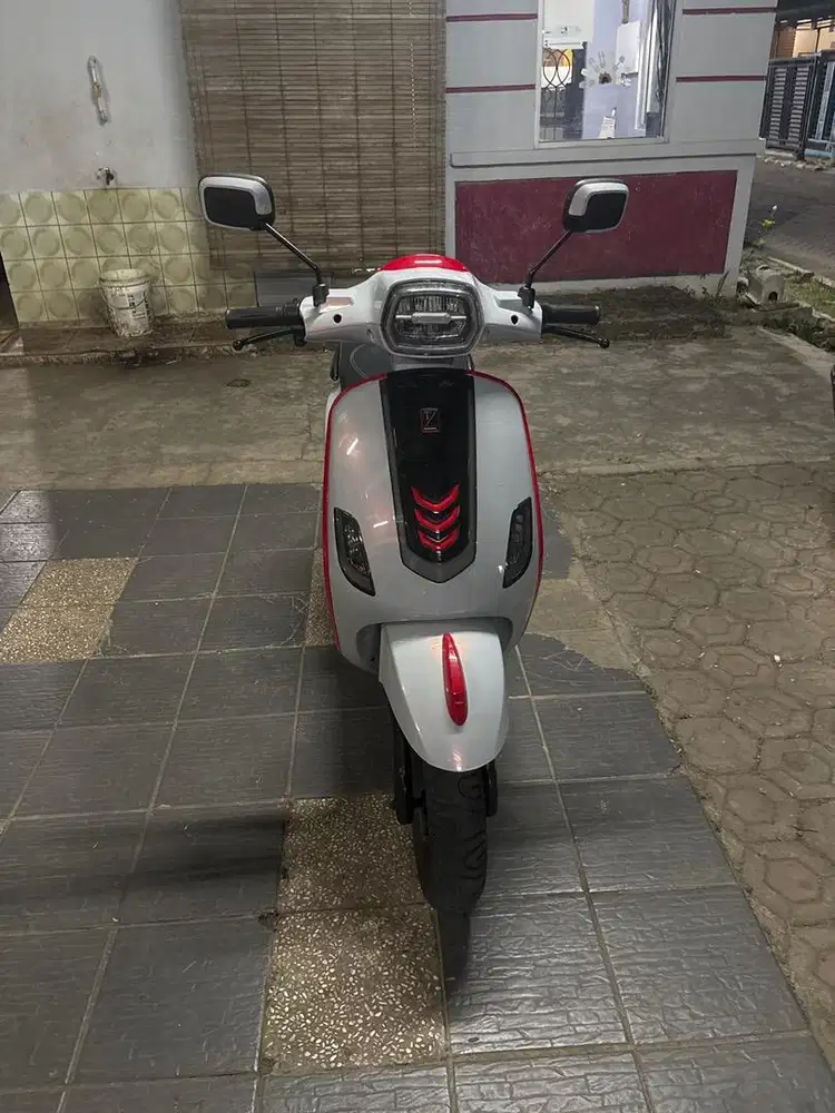 Motor listrik t3 pro low km 700 perak masih sepaerti baru