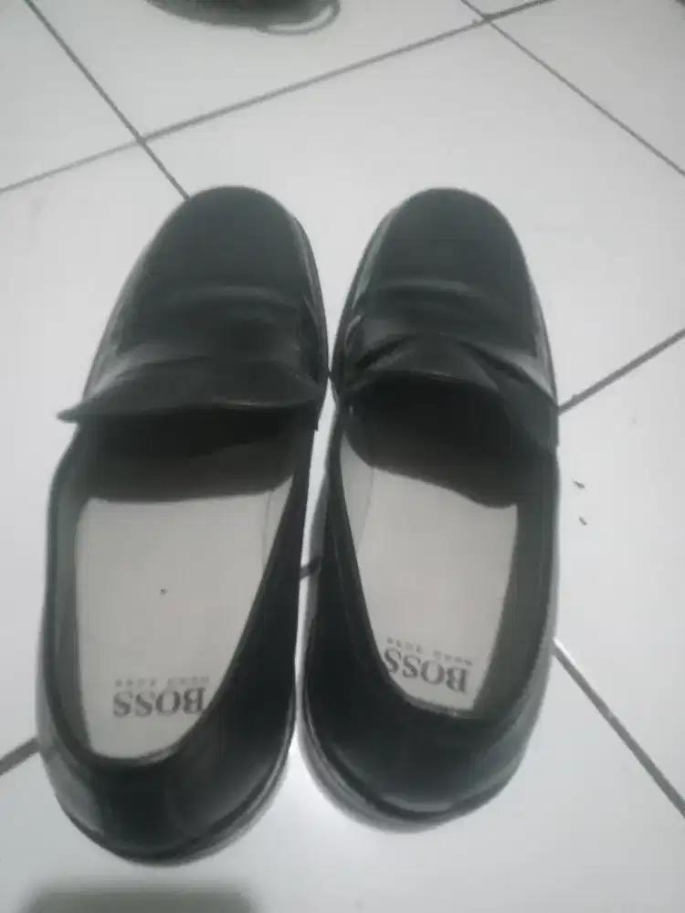 Sepatu jual aja nih yang butuh