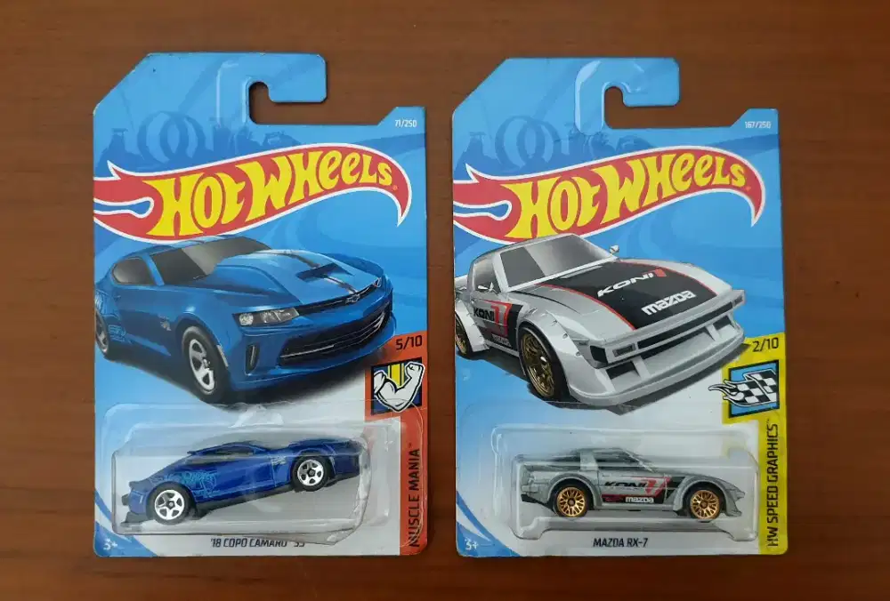 Duo HotWheels Sport Car: Chevy Camaro & Mazda RX-7 BONUS: 1 Hot Wheels