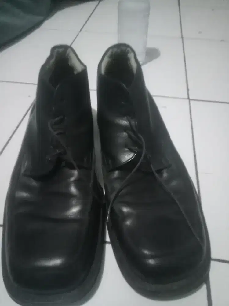 Sepatu merk Hugo boss ukuran 10 1/2