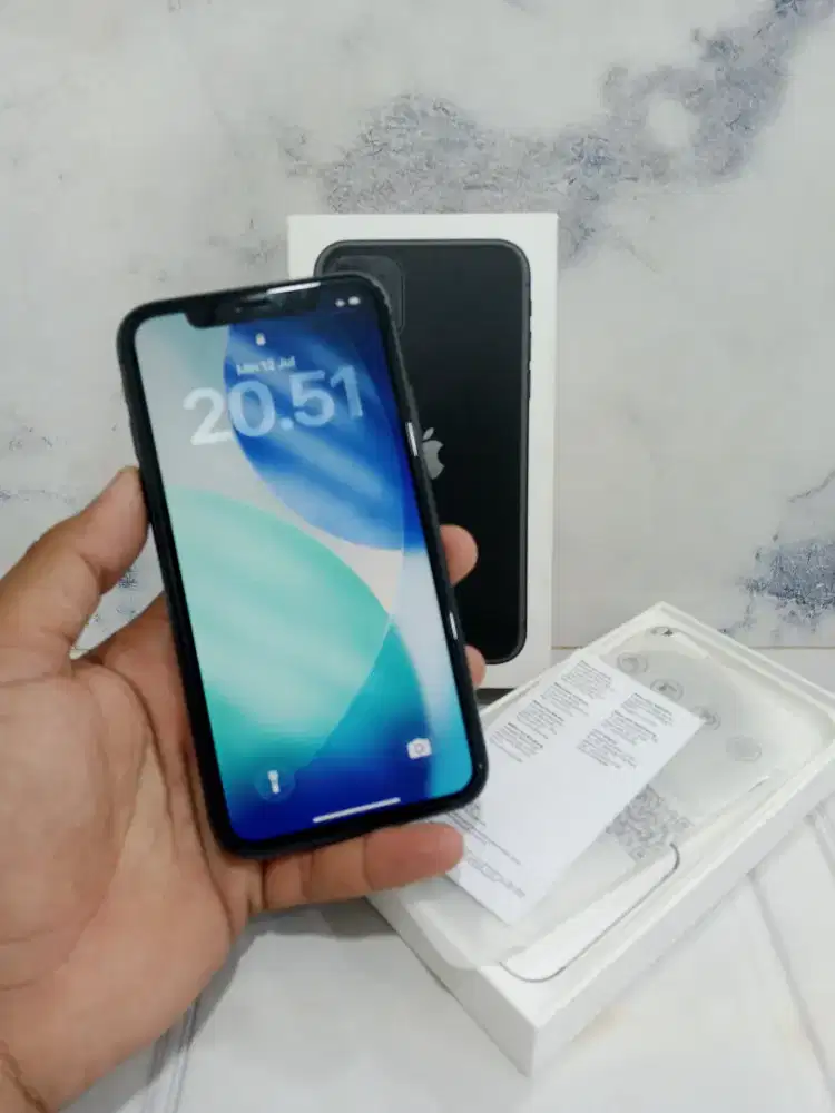 iPhone 11 64gb ibox Bh 74% ori barang mulus segel