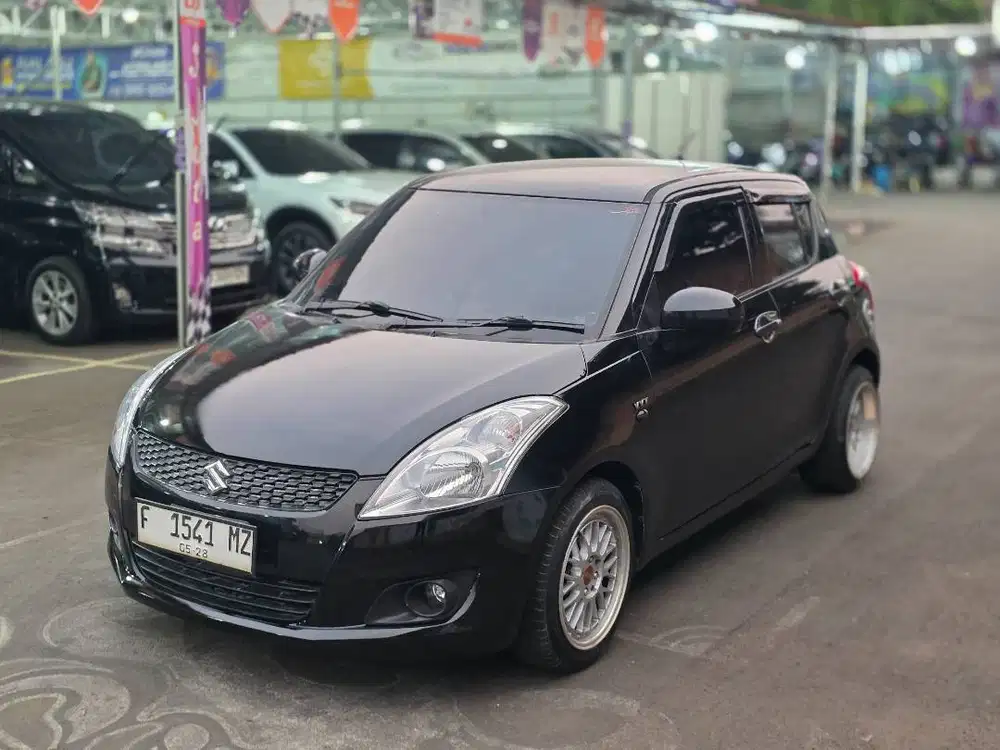 Suzuki Swift GL Matic 2013 Dp 25 Juta
