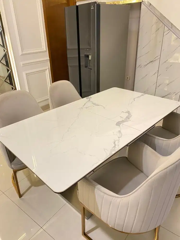 Meja Makan Aesthetic 1 set edisi pindahan