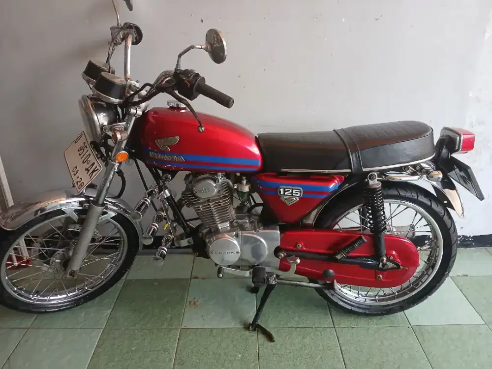 HONDA CB100 TAHUN 1977