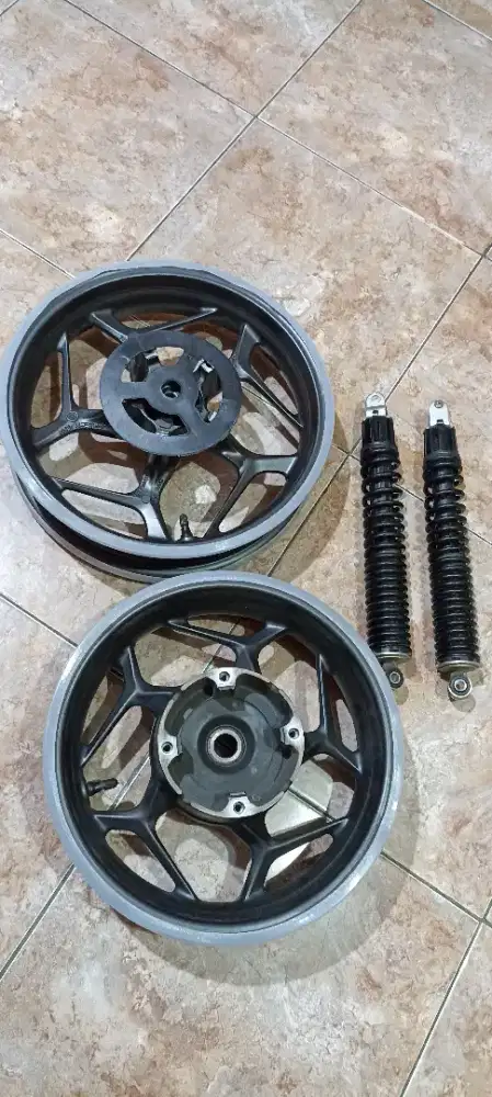Velg & shock pcx original