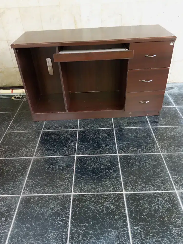 Meja Komputer Merk Informa