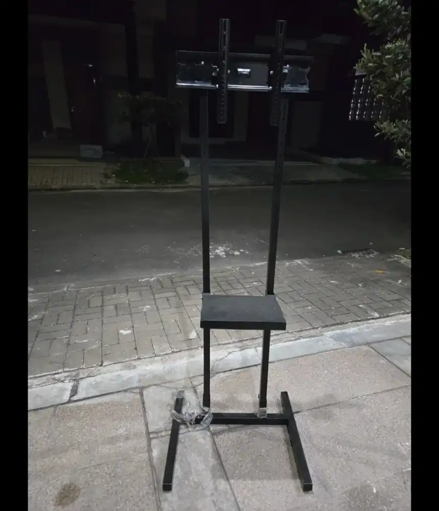 Habiskan stok bracket breket stand lantai TV LED 24 in sampai 60 in
