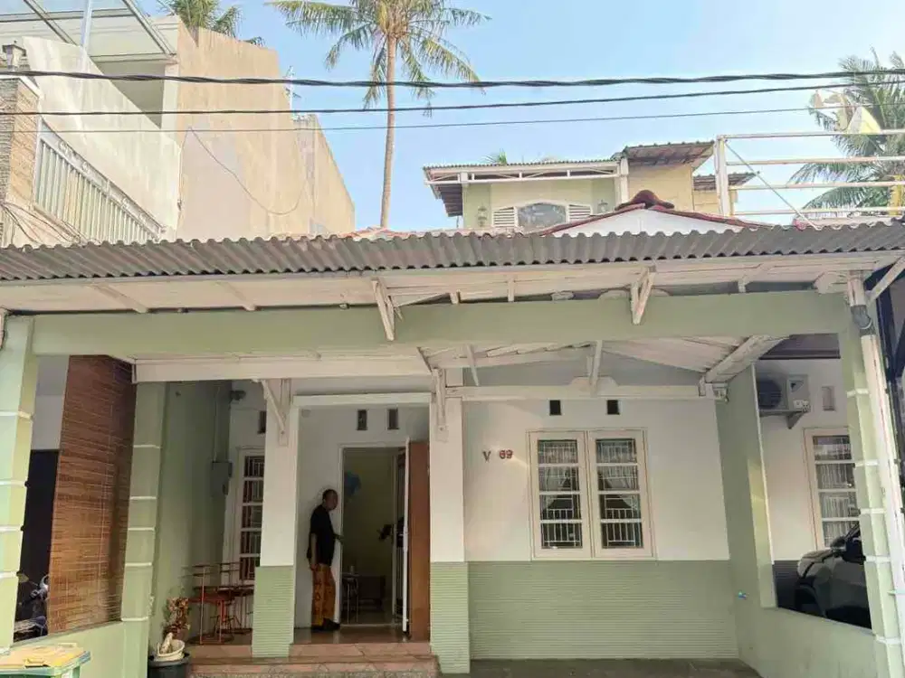 Disewakan rumah puri beta 2 semi furnish siap huni