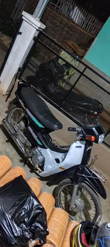 Astrea grand tahun 1995 sabit