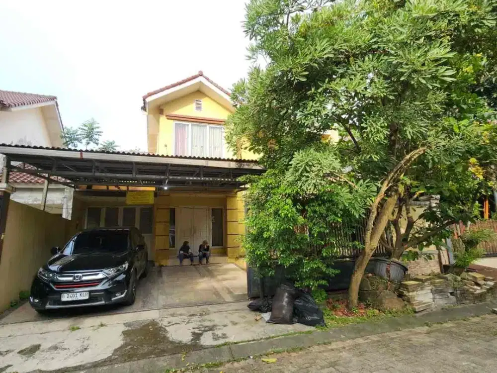 Rumah 2 Lantai Hadap Selatan Taman Luas di Talaga Bestari Tangerang