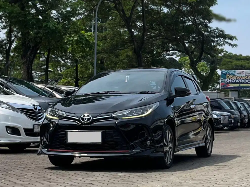 LOW KM SIAP PAKAI!! TOYOTA YARIS 1.5 S TRD AT MATIC NIK 2021 HITAM,