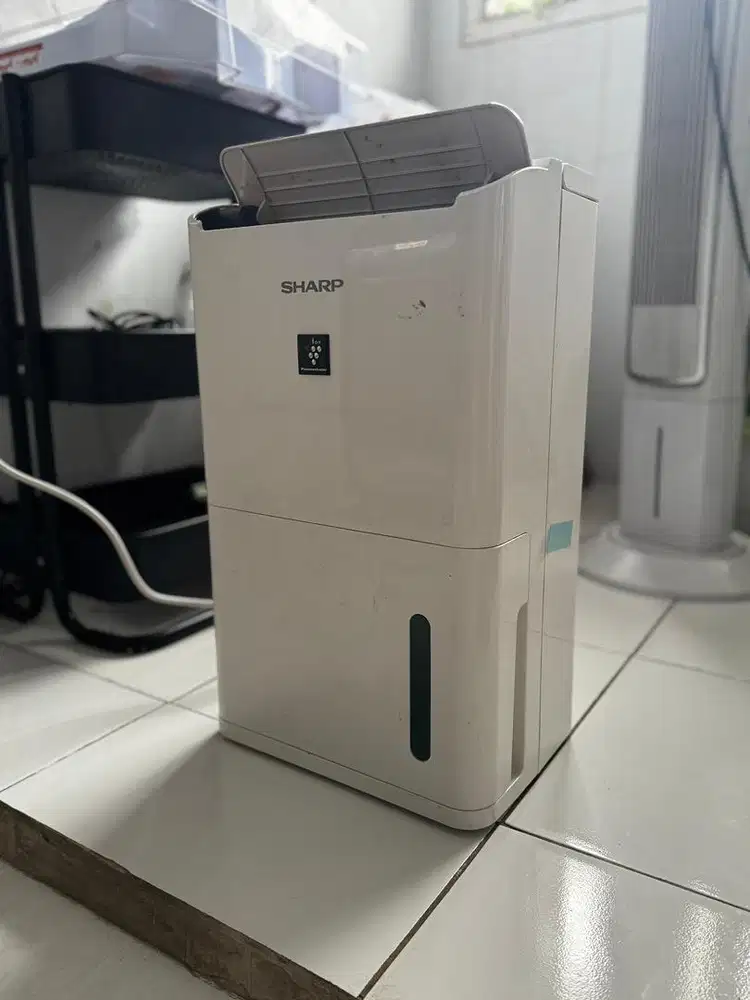 Dijual. DeHumidifier. Masih bisa dipakai. Harga 150rb.