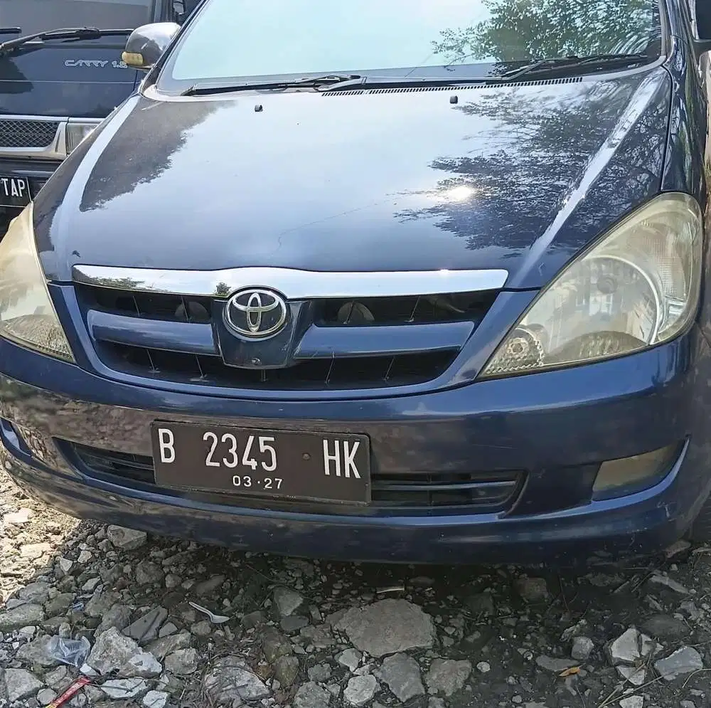Toyota Kijang Innova 2005 Bensin