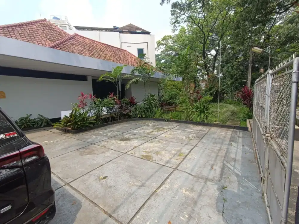 Rumah Terawat Strategis di Jalan Nyland Cipaganti Bandung