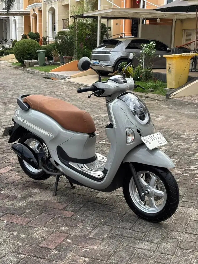 LIKE NEW SCOOPY PRESTIGE KEYLESS 2026 PEMAKAIAN 4 BULAN WARNA GRAY