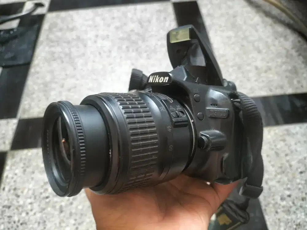 Kamera DSLR Canon D3100
