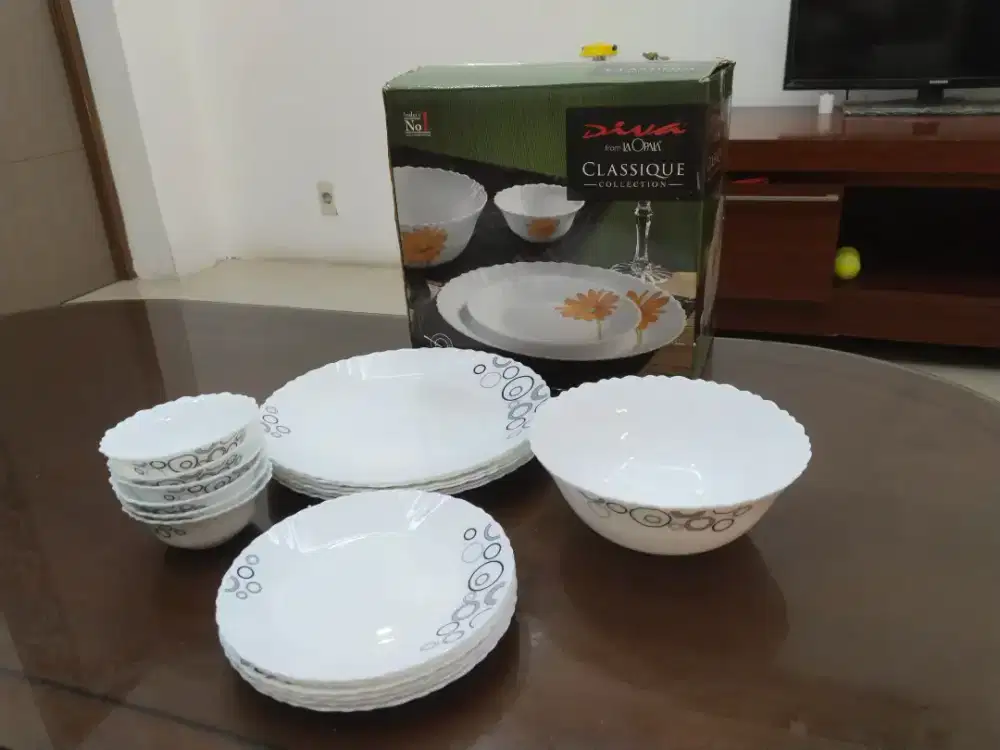 La Opala Dinner set