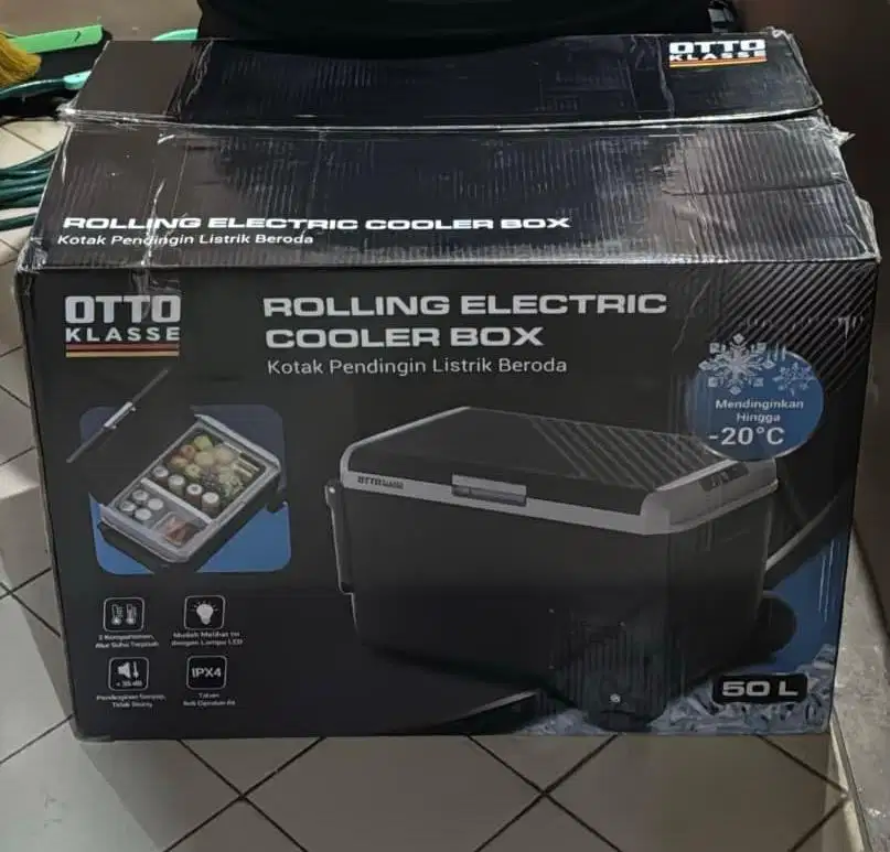 Rolling electric cooler box