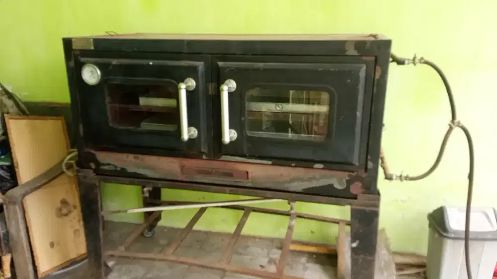 Dijual oven gas  2 pintu bekas masih fungsi semua