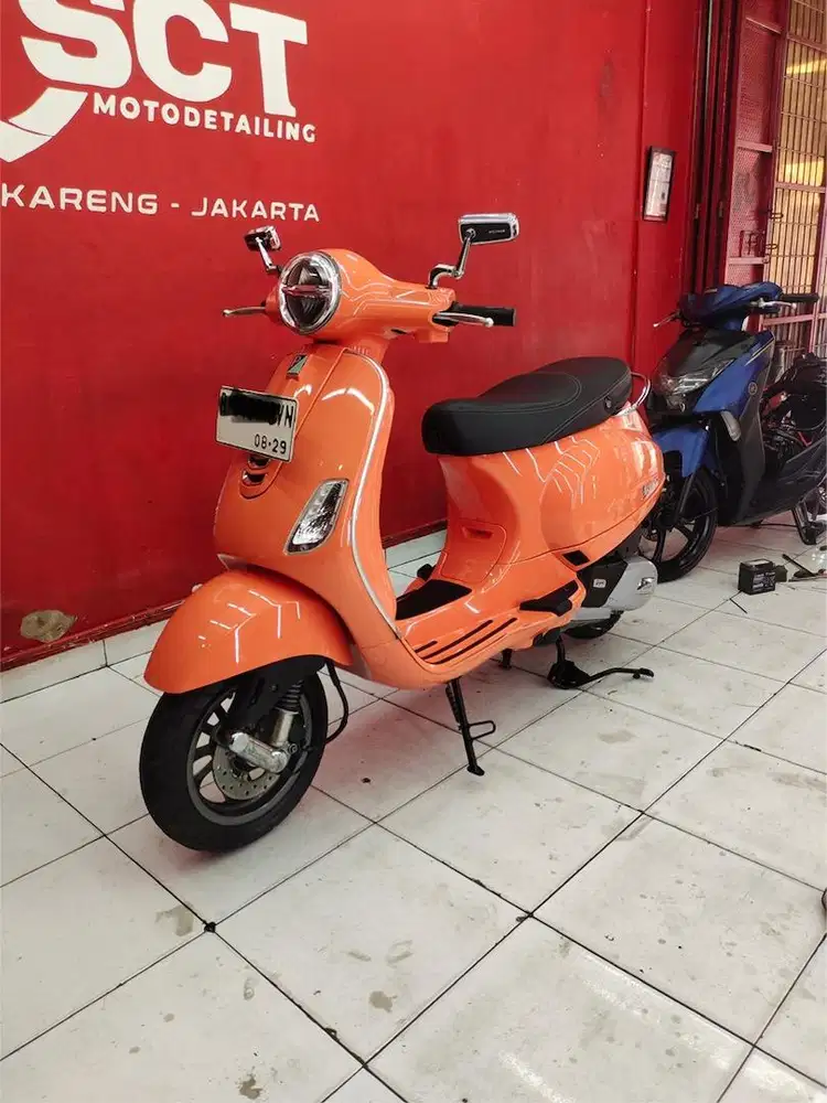 dijual vespa lx125cc km 600 warna girly pink cocok buat nongkrong/gaul