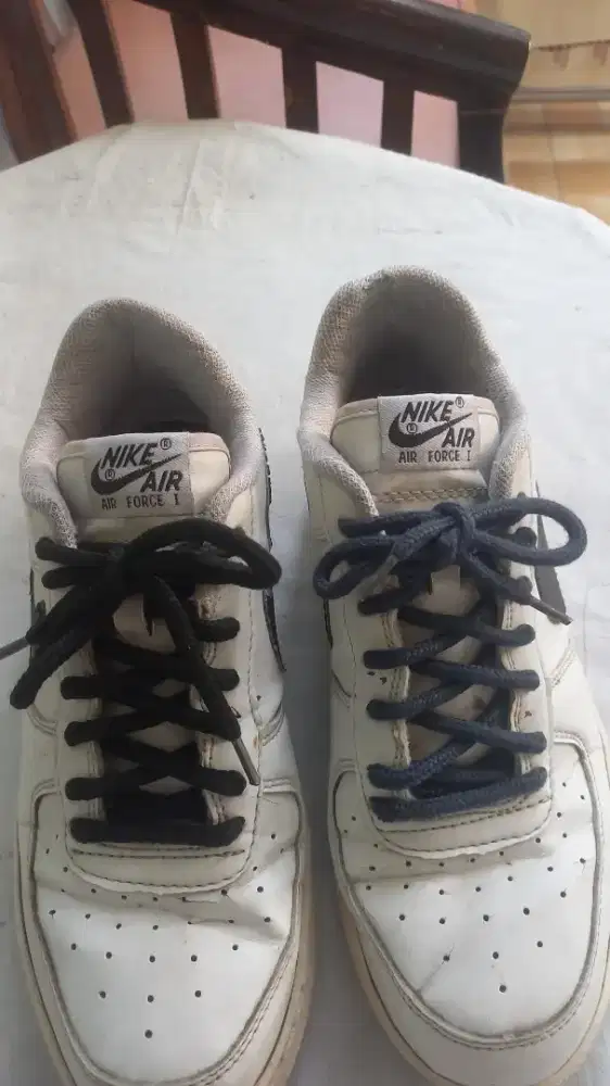 Spatu pria Nike Air Force I