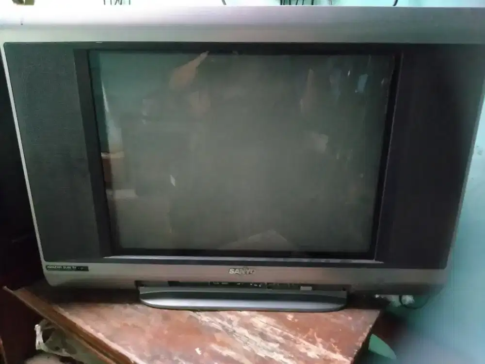Tv tabung merk Sanyo 21 inc slim