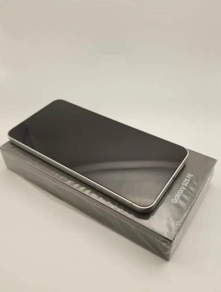 Samsung Galaxy S25 FE - White