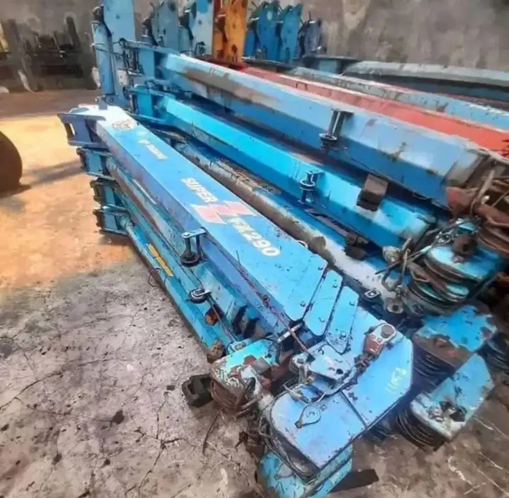 Menjual truk crane