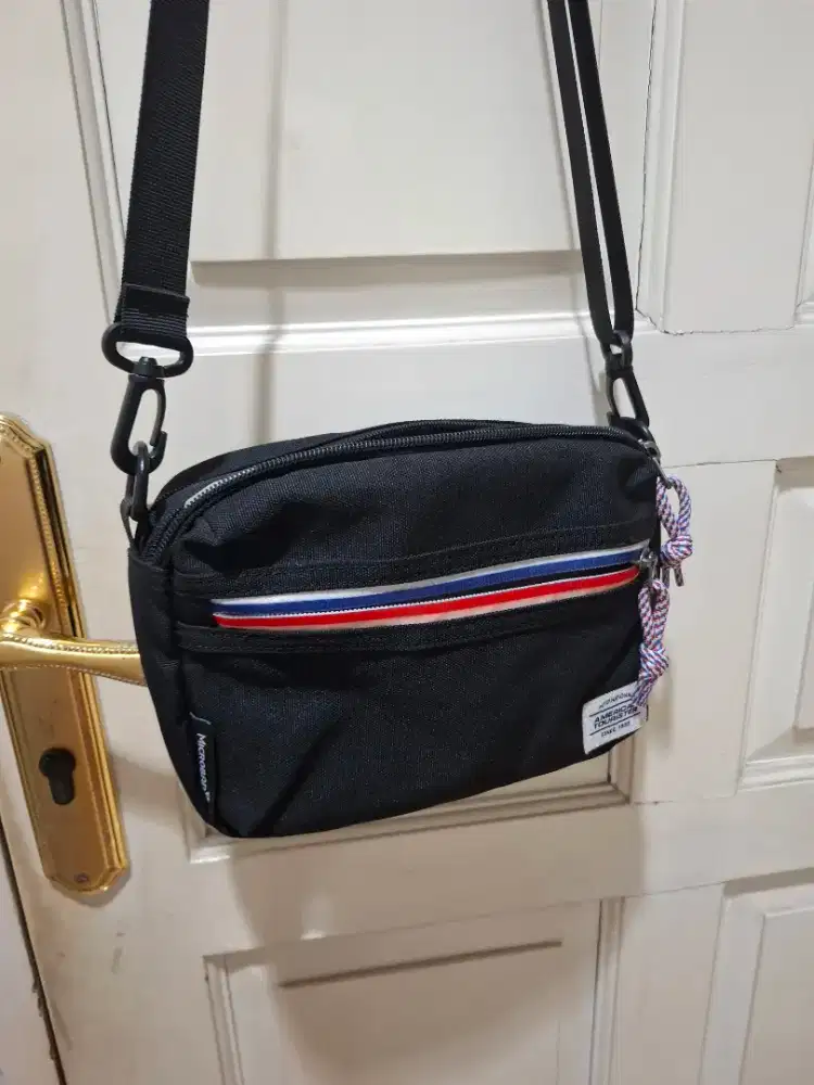 American Tourister Utility Bag