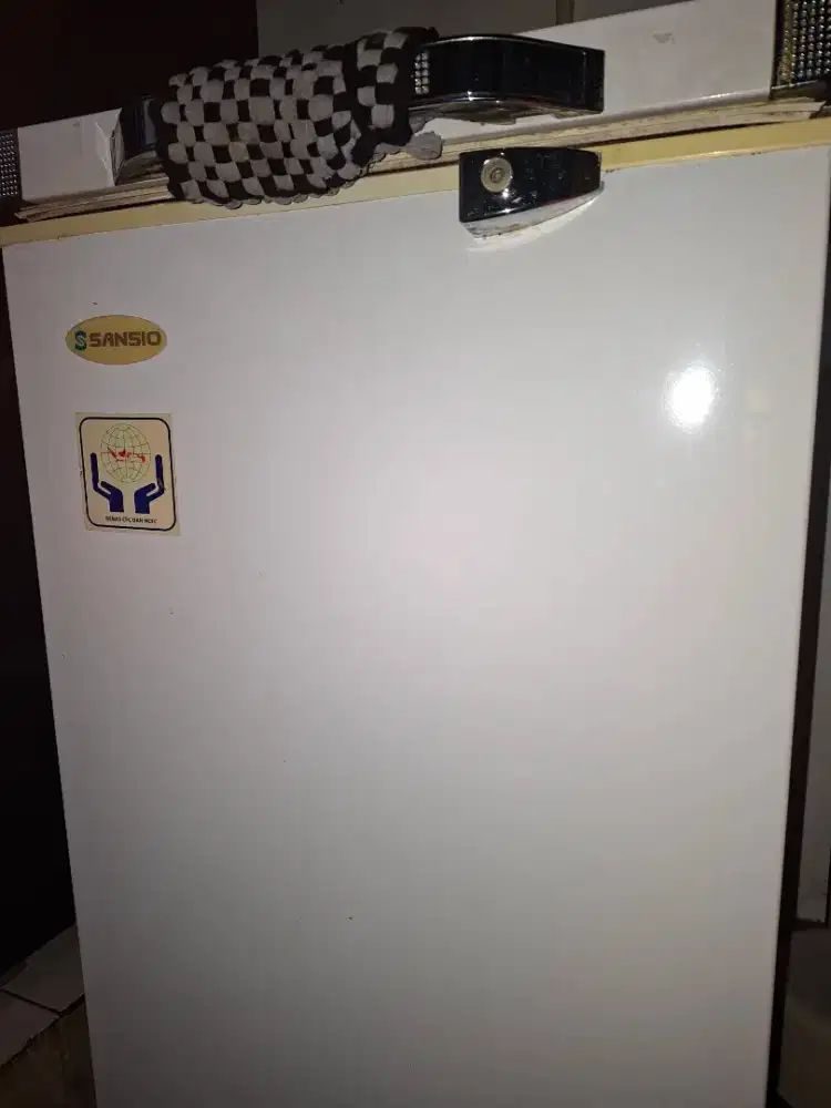 Freezer kondisi bagus !
