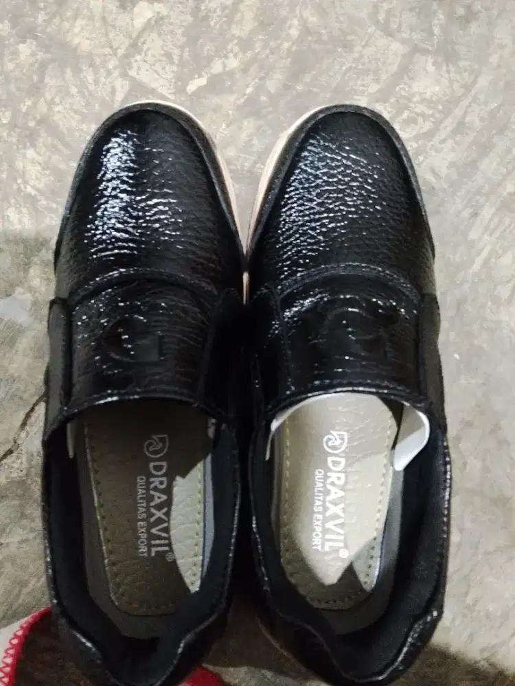 Jual sepatu baru