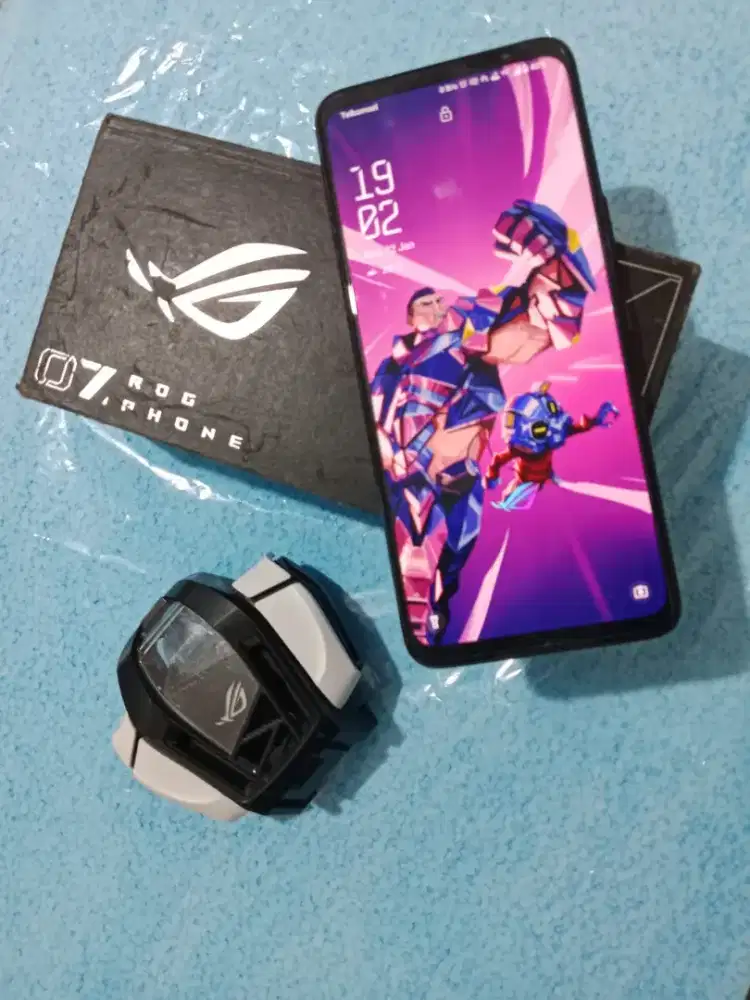 HP gaming Asus rog Phone 7 12/256 GB no minus