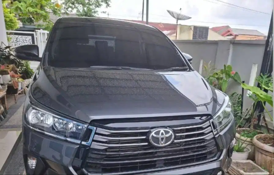 Dijual innova tshun 2025 silver, mesin dan bodi masih original