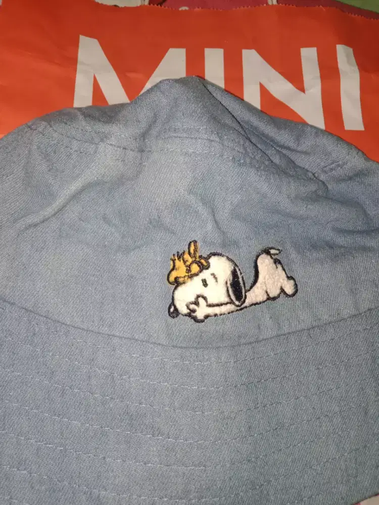 Bucket Hat Snoopy Warna Biru Muda Unisex