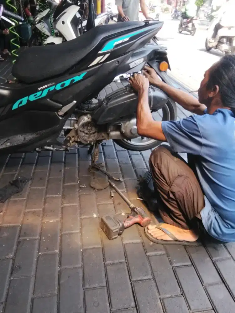 Bengkel motor panggilan 24jam Jasa mekanik motor panggilan
