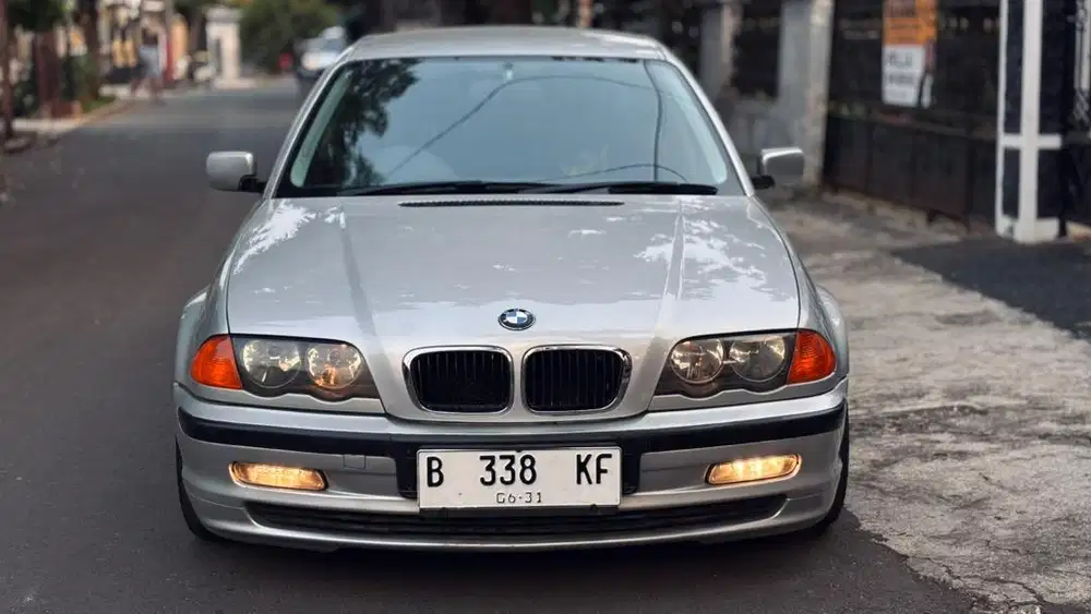 Jual murah dibawah pasar BMW E46 325i 2001 sehat normal good condition
