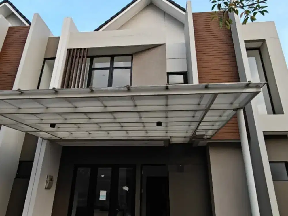 Disewakan Cepat Rumah Hoek Dekat Clubhouse